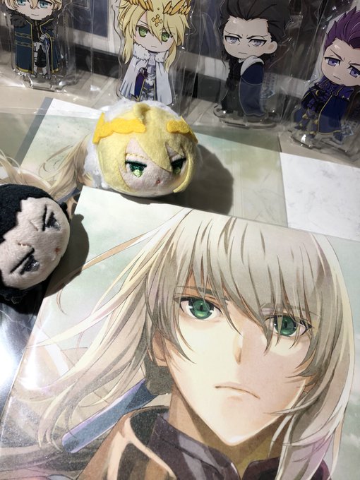 無事脱稿&入稿して、印刷所さんのご確認もクリアしたので冬コミ新刊の獅子アグ+モルガンママ本頒布できます対戦ありがとうございました…!
そしてご褒美の劇場版キャメロット後編のBlu-rayも届きましたやったー!完璧な流れすぎる…ありがたき幸せ…🙏✨ 