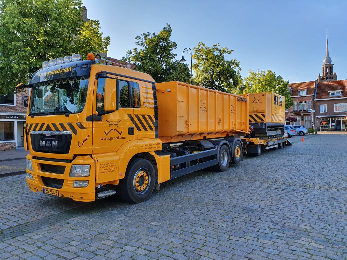 GSNEDbv's tweet photo. Wij zoeken een enthousiaste allround vrachtwagenchauffeur die per direct als allrounder/springer ons team wil komen versterken.
Het gaat hierbij om een diversiteit aan transporten, zoals kippertransport, machinetransport, containertransport, enz. #vacature
https://t.co/j91AKj3Rfn https://t.co/o7hXmemEzM