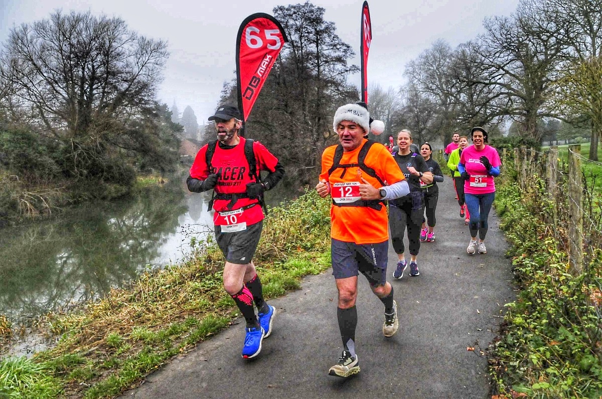 Philsdriving's tweet photo. A great way to round of a difficult year, pacing the @dbmaxevents #shortestday10k in Chippenham.
Representing the super #dbmaxpaceteam at 65mins was a real pleasure, and knowing that we helped a lot of runners hit their new PB's was the best early Christmas present to myself. https://t.co/WzA1DaMxDM