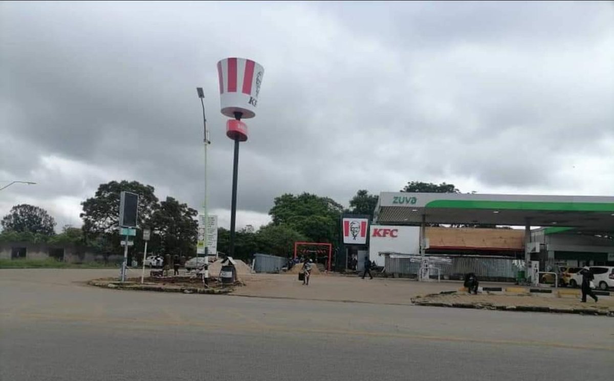 ChitandaPeter's tweet photo. Midlands are you ready for some #DunkedWings?
KFC is opening in Gweru this week. https://t.co/NupRoxWnJ3