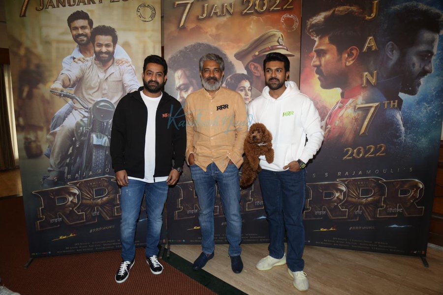 NTR2NTRFans's tweet photo. Stay connected to @IndiaToday for today's Fun Promotional conversation Between @RRRMovie team😍
#RRRMovie @tarak9999 
#ManOfMassesNTR https://t.co/eG8OgsH55d