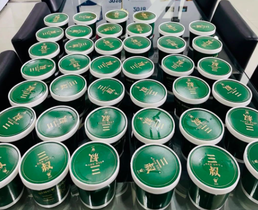 62com1's tweet image. Today is called the Winter Solstice with the longest night in the Northern Hemisphere. And the days begin to draw out after today.There is a custom of eating Tangyuan or dumplings indicating reunion and the need of a good rest in China. Enjoy the Tangyuan prepared by company.🥰