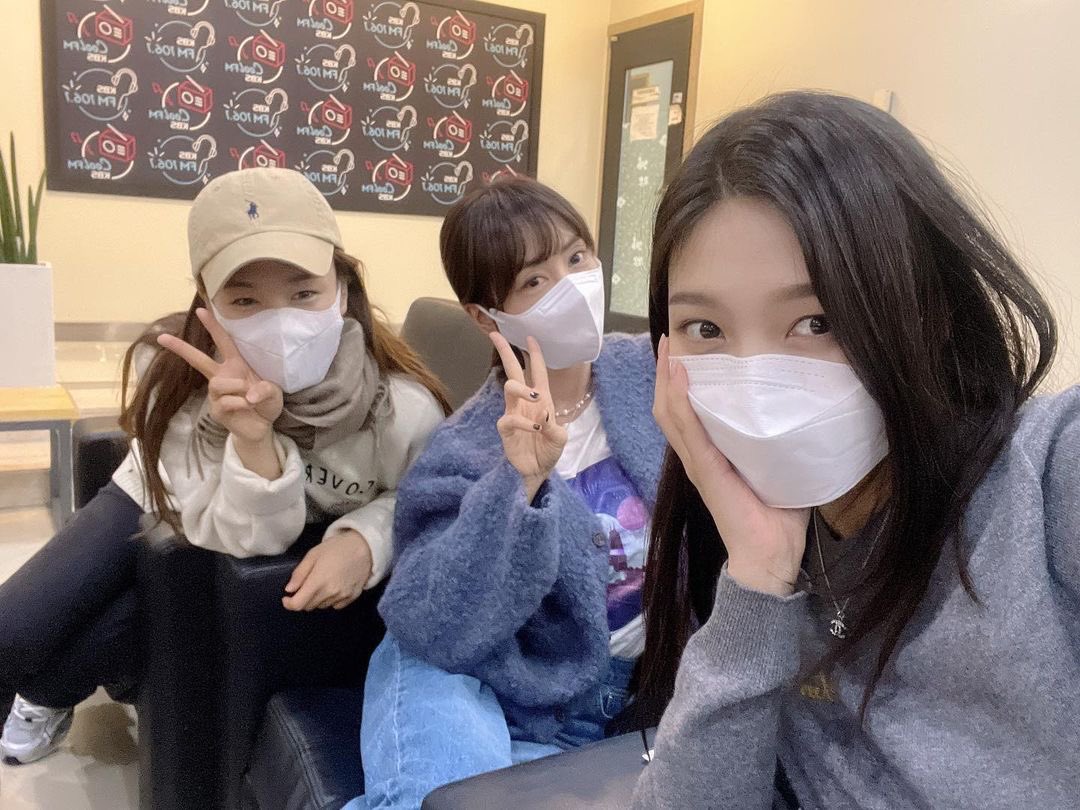 kbsgayo IG Update with the cast of #TheOneandOnly in Jung Eunji’s Gayo Plaza 💛