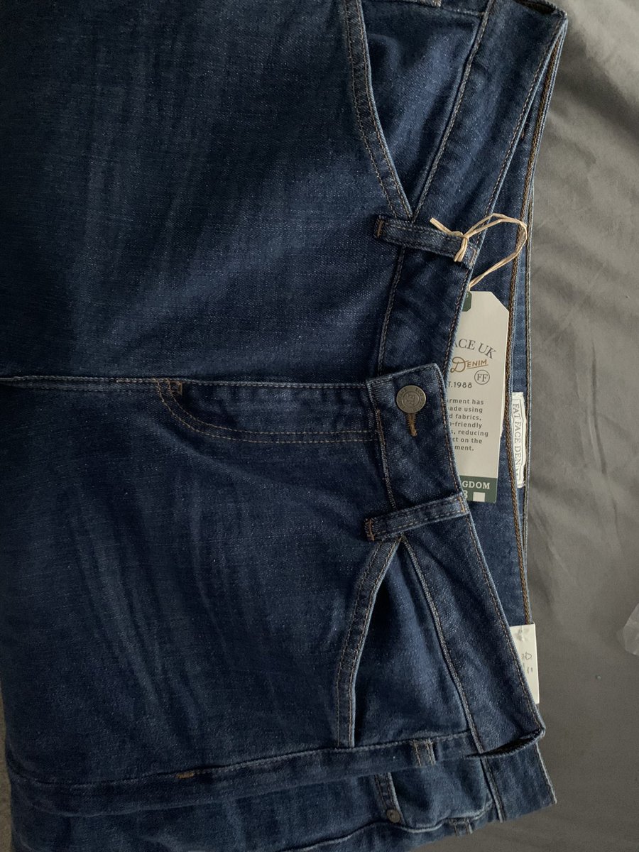 Jayneyh1's tweet photo. Genuinely love @FatFace jeans….but this 🤦🏽‍♀️ Both pairs exactly the same size but look how much visible difference there is in size! Come on Fat Face - give us some consistency 🤷🏻‍♀️ https://t.co/LcnsOV1UR7