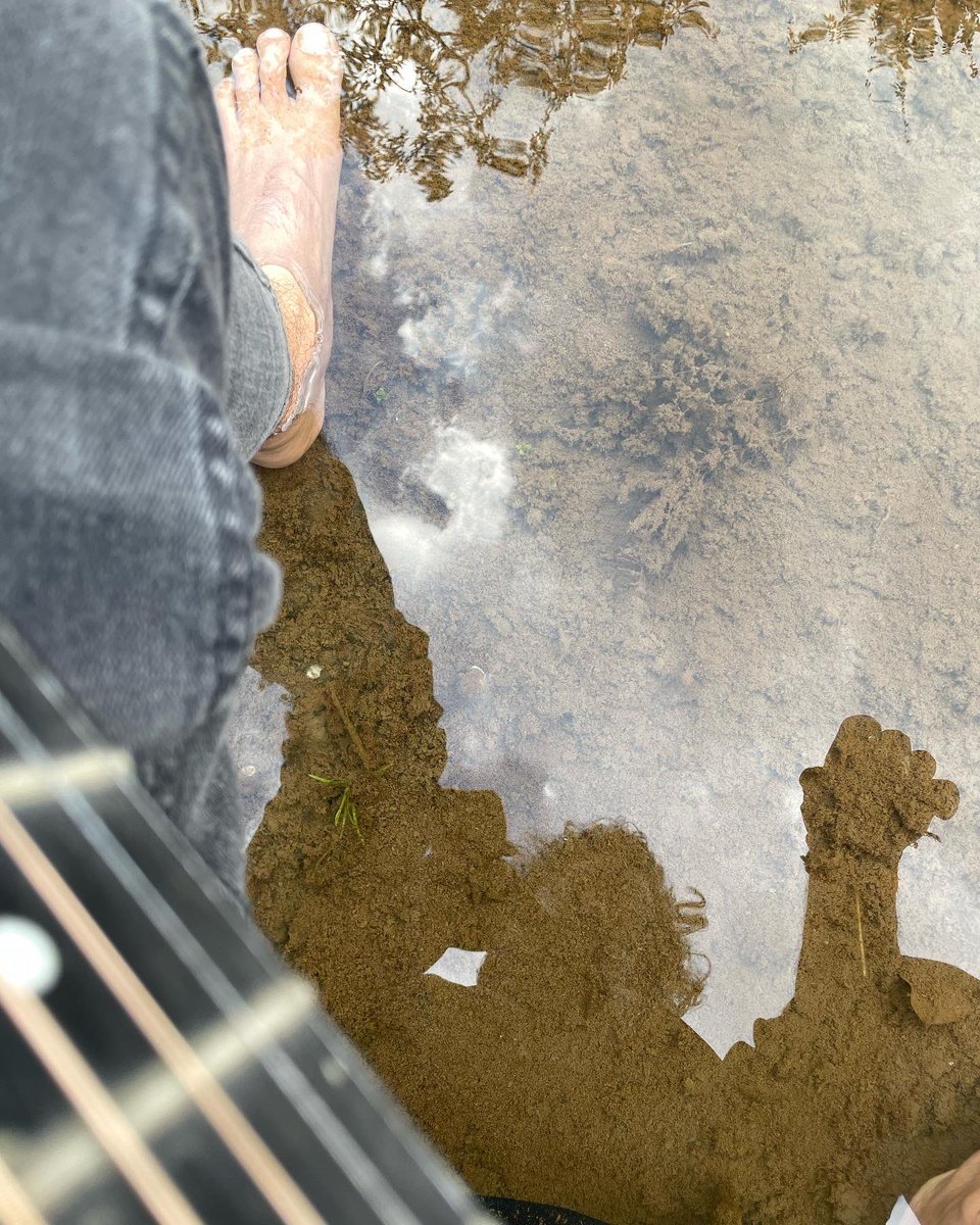 LiveVcp's tweet photo. Killing boredom, stuck in bed, exploring photo gallery, blast from last month. With @AmiMishra14 @sidpaul22 @filmervishal #tansalake https://t.co/1AMRLoDCji