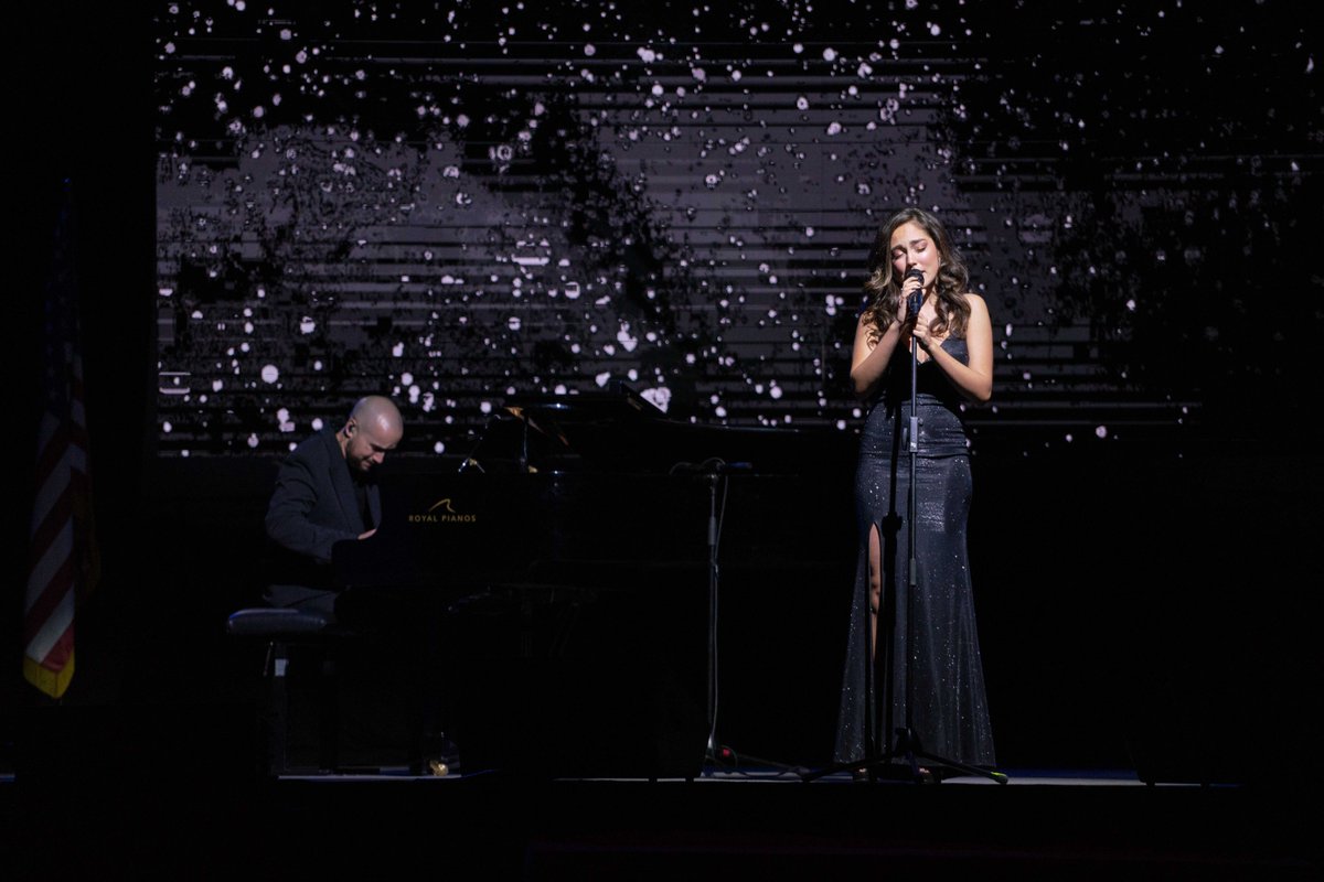 🌠 ¡Cómo no revivir la maravillosa interpretación de <a href="/Mariaparradovoz/">Maria Parrado</a> en nuestra gala!

Nos ha emocionado a todos, así como lo hizo en #LaVoz 💛 

¡María, esperamos contar con tu increíble #voz en la próxima edición!

#MaríaParrado #Gala #Música #NYS #LaVozAntena3 #lavozsemifinal