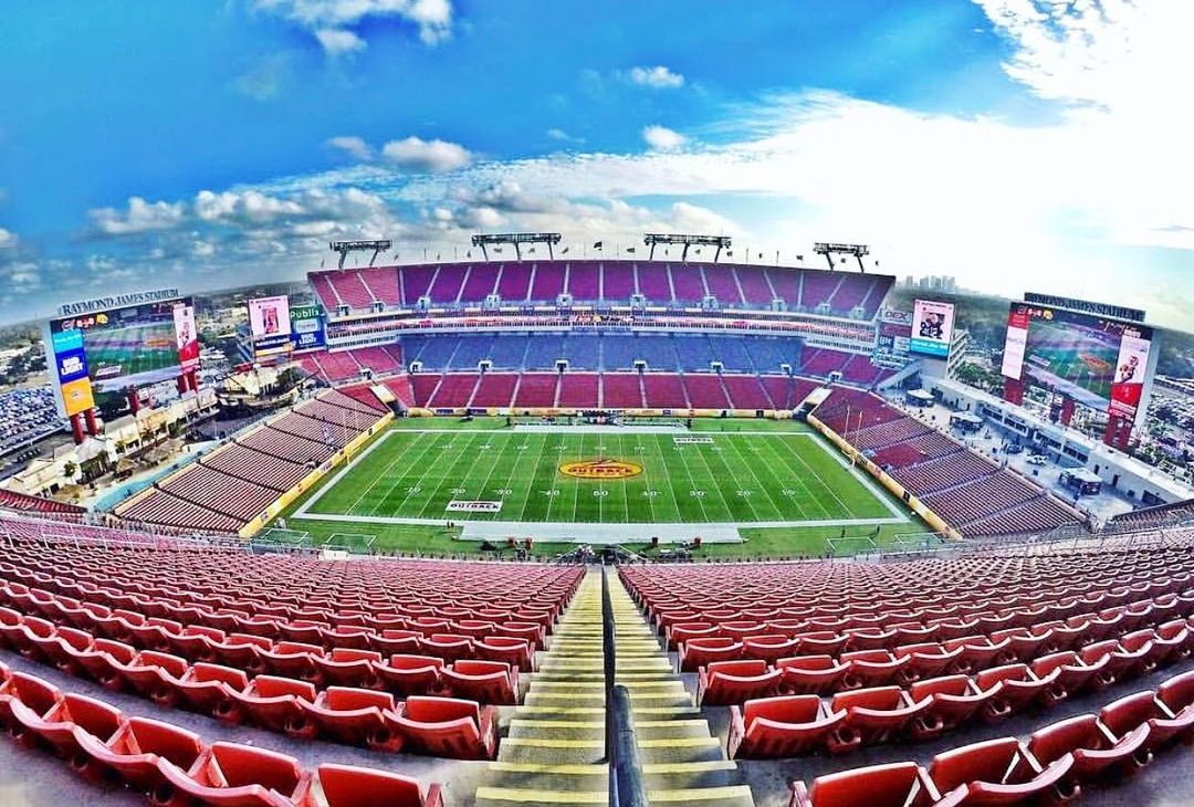 GIVEAWAY ALERT! The @outbackbowl at <a href="/RJStadium/">RaymondJames Stadium</a> is a New Year's Day tradition in Tampa Bay... That's why we're giving away TWO (2) tickets to this year's game beteen <a href="/PennStateFball/">Penn State Football</a> and <a href="/RazorbackFB/">Arkansas Razorback Football</a>

Rules:
1⃣ FOLLOW us and @outbackbowl 
2⃣ LIKE and RT this post
3⃣ LEAVE a comment