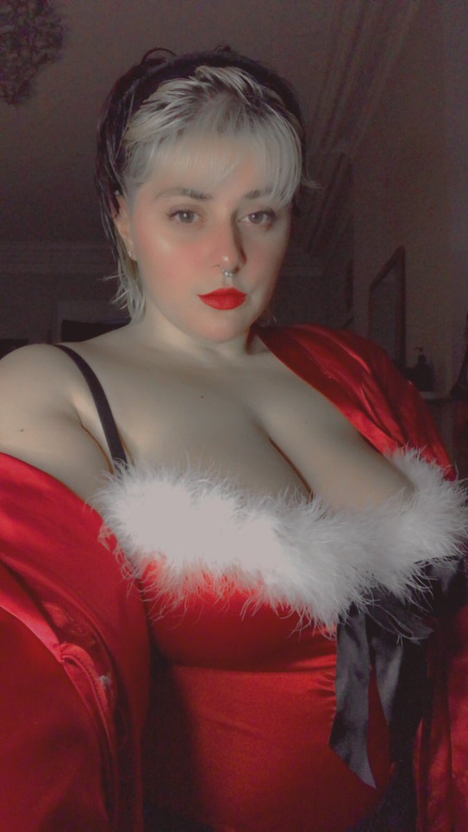 cessdaddy's tweet photo. You ever think about how Santa goes from one how to another dropping his load? No wonder he says hohoho #lingerie #onlyfans #dirtyjoke #bigtits #curvy #linkinbio (I have a new insta account @papadallas_ so please help me grow and give it a follow 💕) https://t.co/uAEAZ2K3Uq