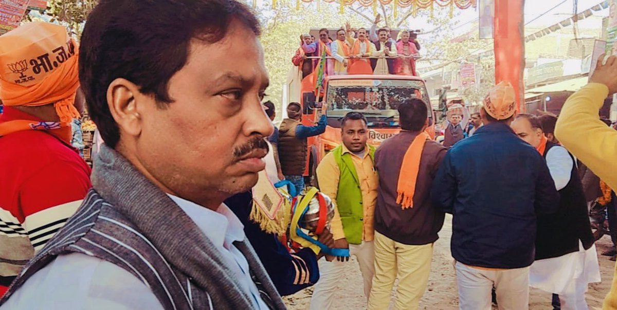 santoshjeebjp's tweet photo. निकल पड़ा हैं भारत मेरा...
अब तुम जयजयकार करों। 🚩

आप सभी के स्नेह एवं समर्थन से अभिभूत हूँ,
जनविश्वास यात्रा सफलतापूर्वक अपने पथ पर अग्रसर हैं।।
भारत माता की जय🇮🇳🙏

@AbhimanyuSBJP 
@myogiadityanath 
@Laxmanacharya54 
#जनविश्वास_यात्रा https://t.co/sJX5ld9aiA