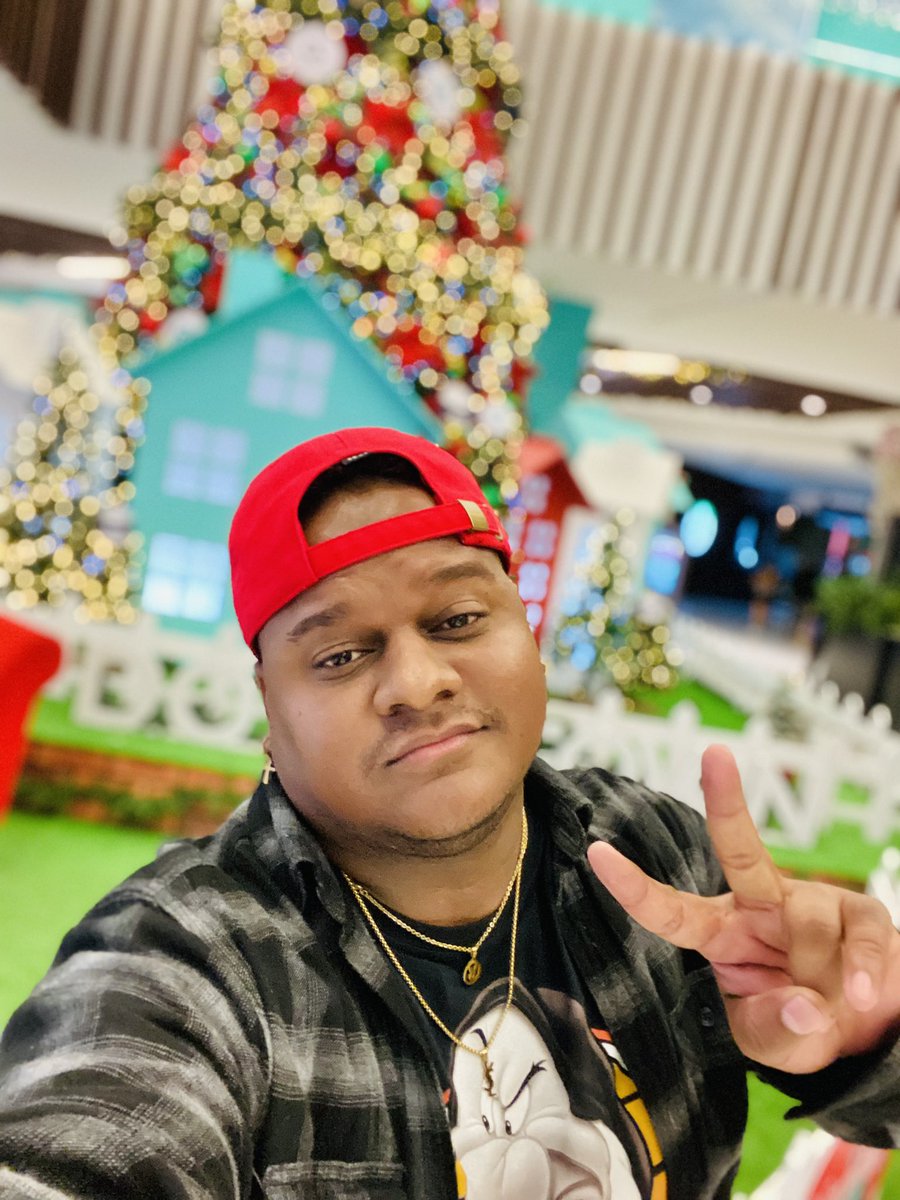 Merry Christmas mi gente de Twitter los amo a todos gente tóxica,✌🏽🎊🎁🎄🎤😎🪅 espero que encuentren la paz que buscan,en sus vidas tóxicas.#wakayin #wakayinelreydelasvoces #wakayinelhombredelasmilvoces