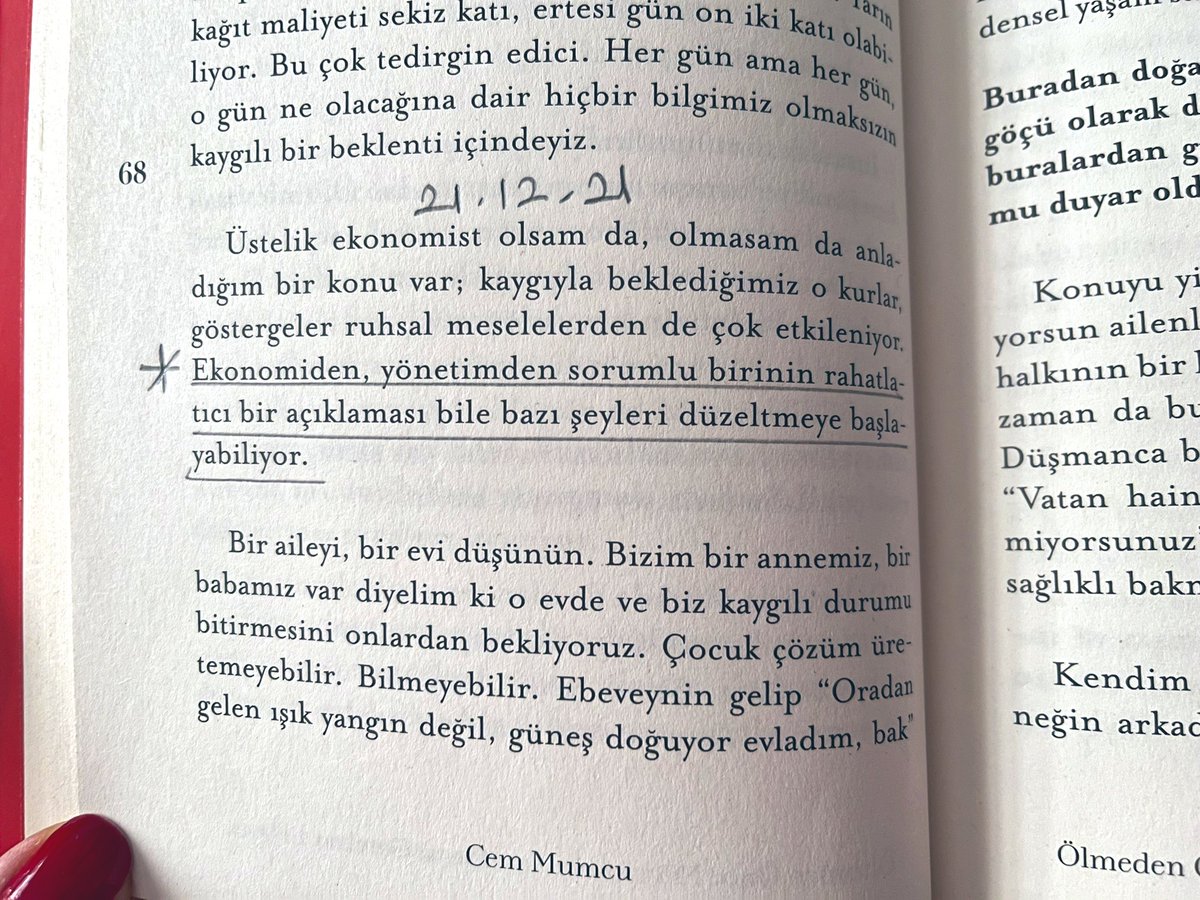 pelinharmonics's tweet photo. #CemMumcu nun  kitabında tam da bugün denk geldiklerim…
Emeklerinize sağlık. Okurunuz çok olsun🙏🏻

“Şeyh Edebali’nin Osman Gazi’ye bıraktığı söylenen vasiyetinden:
Ey oğul! Unutma ki, yüksekte yer tutanlar, aşağıdakiler kadar emniyette değildir.Haklıysan mücadeleden korkma!” https://t.co/lHJ3jYmTBe