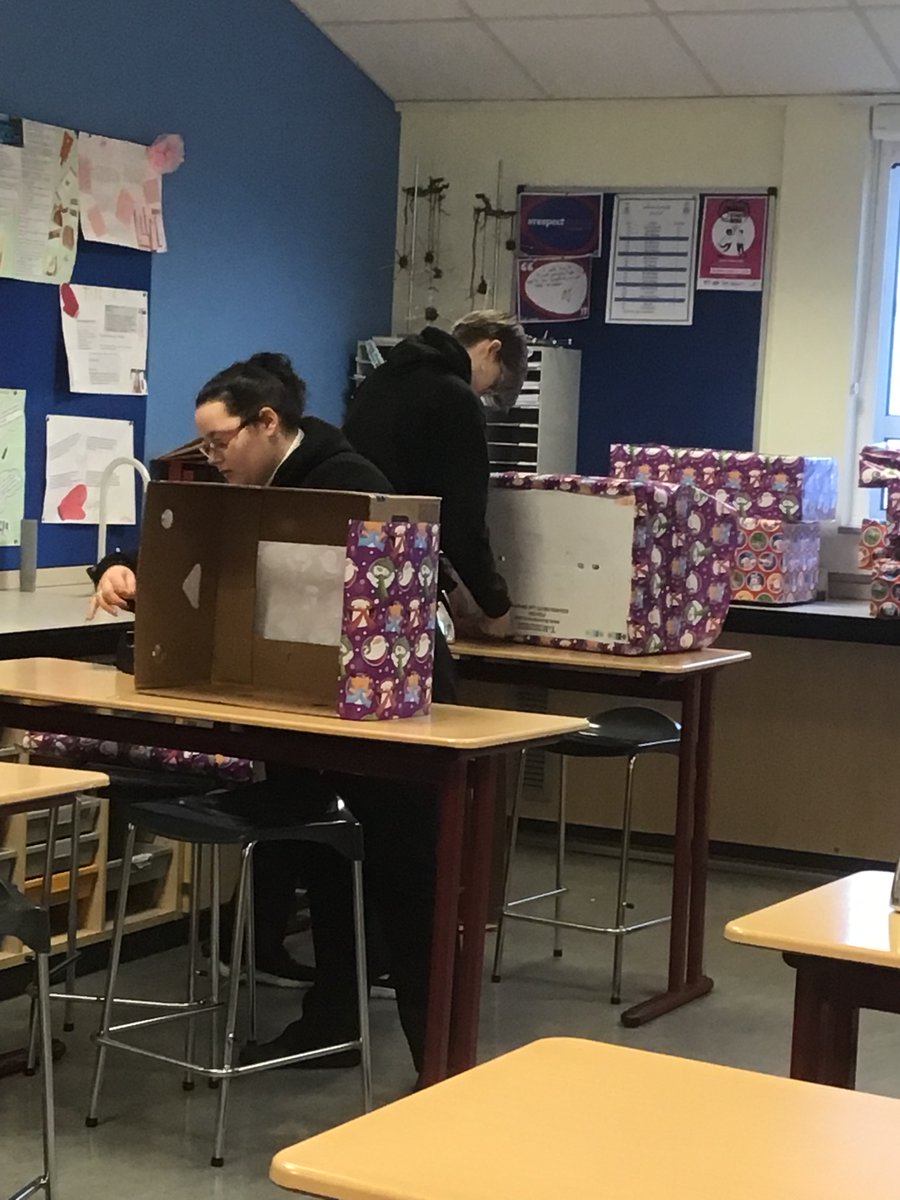 STMARGARETM_RE's tweet photo. Big day for Caritas as pupils finally make up Christmas hampers. Good vibes and plenty of helpers throughout the day. Delivery tomorrow with help from St Vincent de Paul #caritas #sdvp @stmargaretglas https://t.co/zwPH3sdVmw