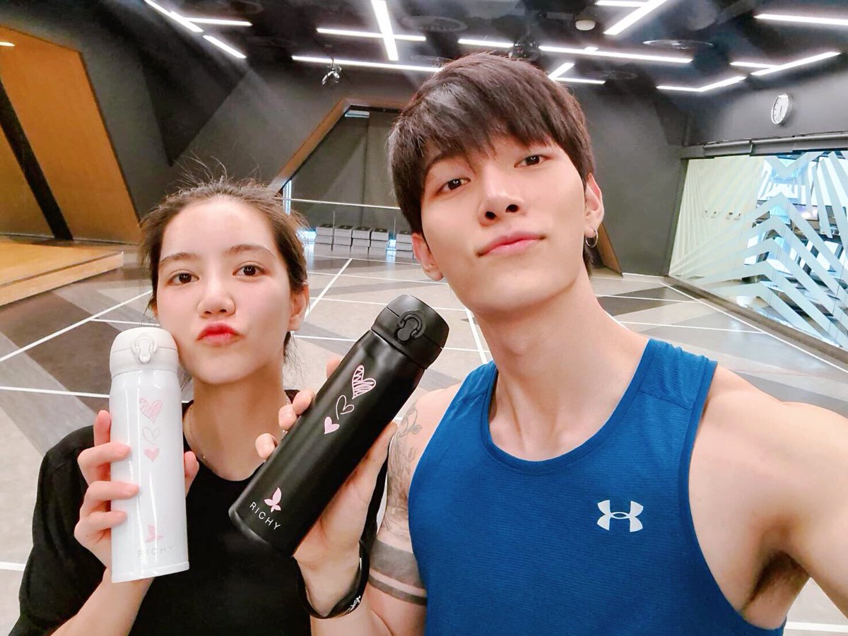 RichyTeaOfficia's tweet photo. ช่วยกันทำมาหากินไม่มีแผ่วด้วยนะ เอ็นดู😚 GR in love #ริชชนะ https://t.co/3ZpRhVjQo2