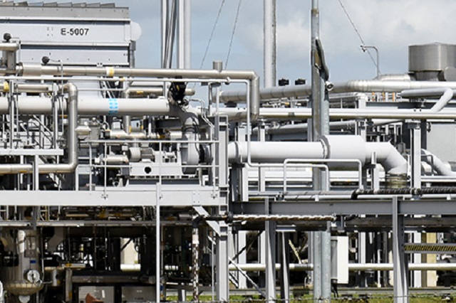 De ombouw van de gasopslag Grijpskerk moet veilig gebeuren, vinden provincie, <a href="/Westerkwartier/">wim pruim</a> en <a href="/Noorderzijlvest/">Waterschap Noorderzijlvest</a>. Die veiligheid moet gegarandeerd worden door @NAMbv en <a href="/sodmnl/">SodM</a>. Verder moet de schadeafhandeling via het <a href="/SchadeloketIMG/">Schade door mijnbouw</a> lopen ➡️provinciegroningen.nl/actueel/nieuws…