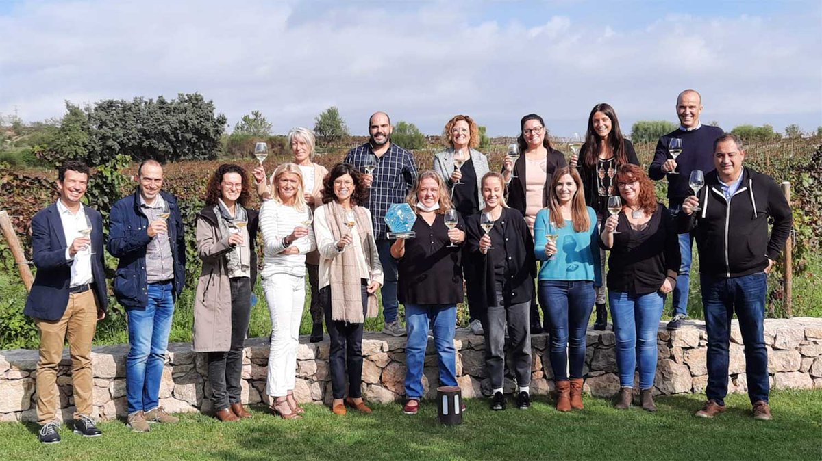 Fer #enoturisme per conservar el paisatge del #Penedès que van dibuixar els romans. És la proposta dels cellers de La <a href="/CarreteradelVi/">La Carretera del Vi</a>. 

🎙️N'hem parlat amb la presidenta, Montse Nicolàs (<a href="/cavatorreblanca/">Masia Torreblanca</a>), en una #enoentrevista i un #podcast. 

enoturista.cat/articles/514/p…