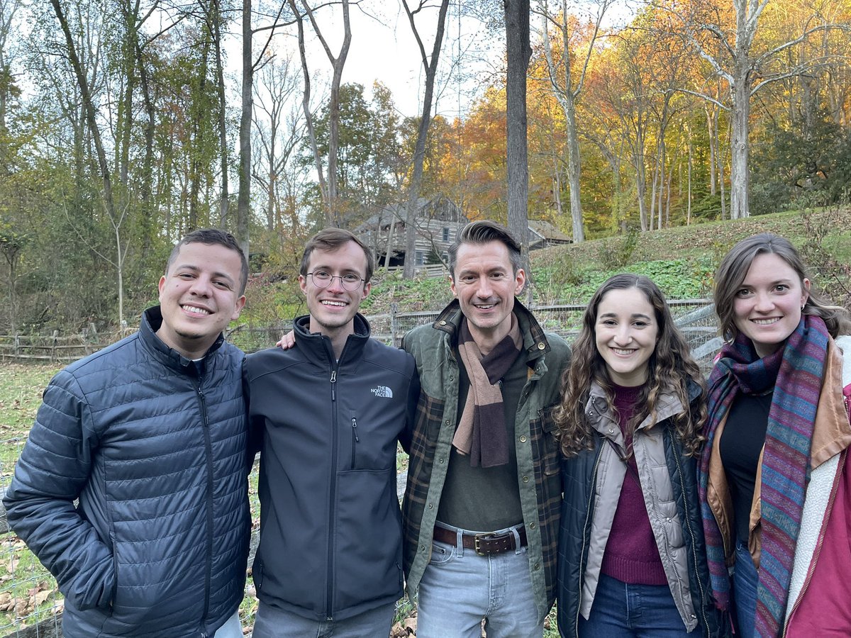 First semester of grad school ☑️
So excited to be joining @lab_hill for my PhD!