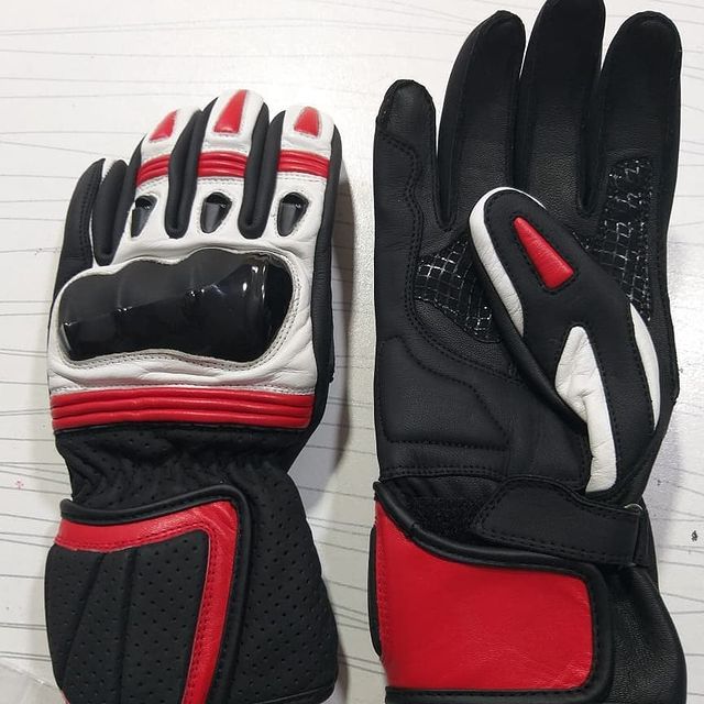 Motorbike Gloves samples ready for customer evaluation,
For any order inquiry contact us!
Email: info@kamnisports.com
Website: kamnisports.com