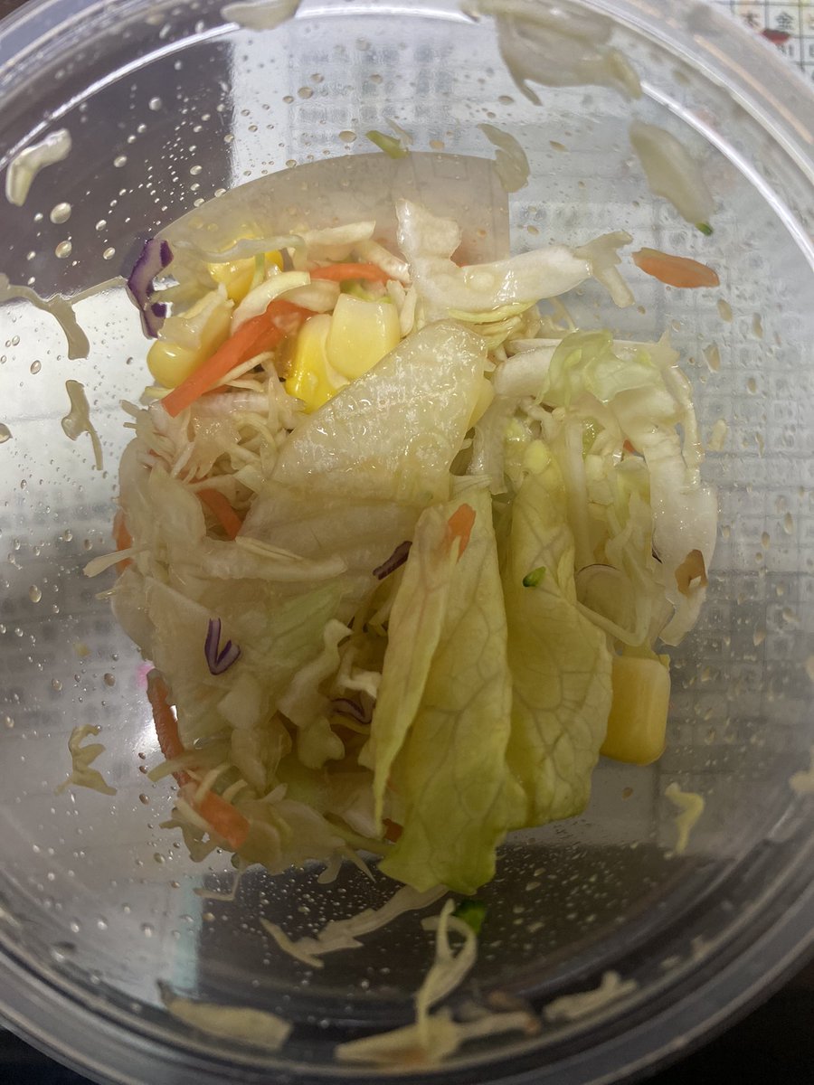 m_kan43's tweet photo. 最近一日二食になりました
これ痩せちゃう予感です、健康にいこう
#今日もベジファースト
(混ぜただけです、���いのお許しを) https://t.co/lxDnQhkUKj