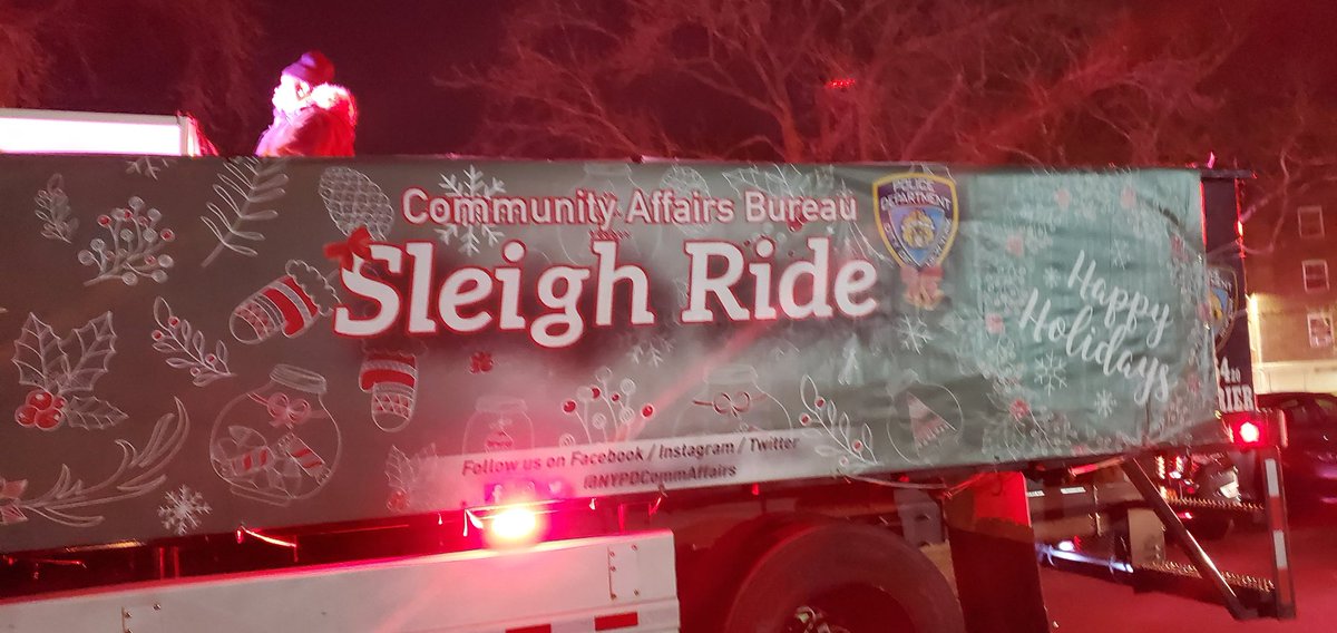 SenatorPersaud's tweet photo. Thanks you .@NYPDCommAffairs for spreading joy to communities across NYC but especially in SD-19.
The children were excited to meet the super heroes/heroines and receive an abundance of toys.
#SD19
#PoliceCommunityRelations
#toydistribution
#holidaycheer https://t.co/rxSGhIZ52F