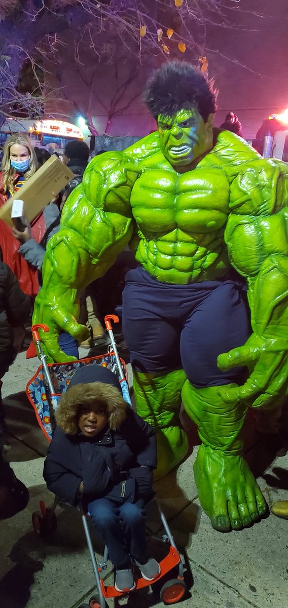 SenatorPersaud's tweet photo. Thanks you .@NYPDCommAffairs for spreading joy to communities across NYC but especially in SD-19.
The children were excited to meet the super heroes/heroines and receive an abundance of toys.
#SD19
#PoliceCommunityRelations
#toydistribution
#holidaycheer https://t.co/rxSGhIZ52F