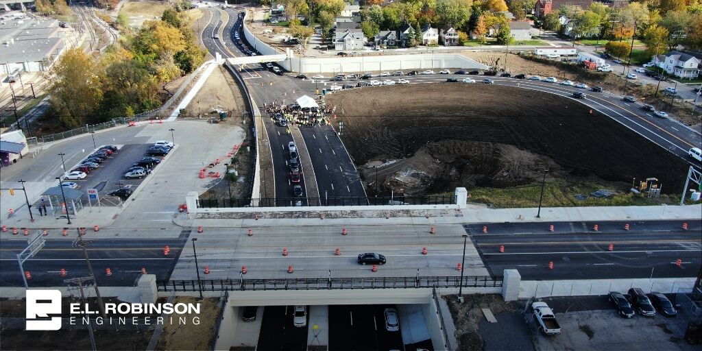 ELRengineering's tweet image. Collaborating with amazing teams, @MBakerIntl &amp;amp; @Kokosing1951, our recent work on Opportunity Corridor opened new routes for #EconomicDevelopment by linking neighborhoods and creating multi-paths. 🛣 See the drone footage: bit.ly/32c1ocP

📸: @ODOT_Statewide