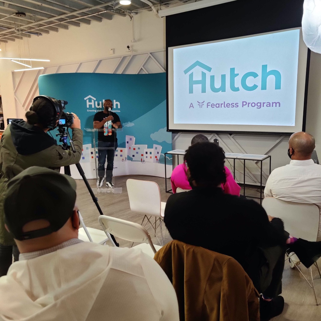 DelaliDzirasa's tweet photo. Congratulations @theta_llc @iocyb3r @SystoneIT and Lucky Rabbit on graduating @hutchstudiohqs!

"You did this for a reason. Whether it be legacy or equity, remember your 'why.' Despite anything, your why will always remain consistent and will be the thing that keeps you going." https://t.co/zARWsVYp7a