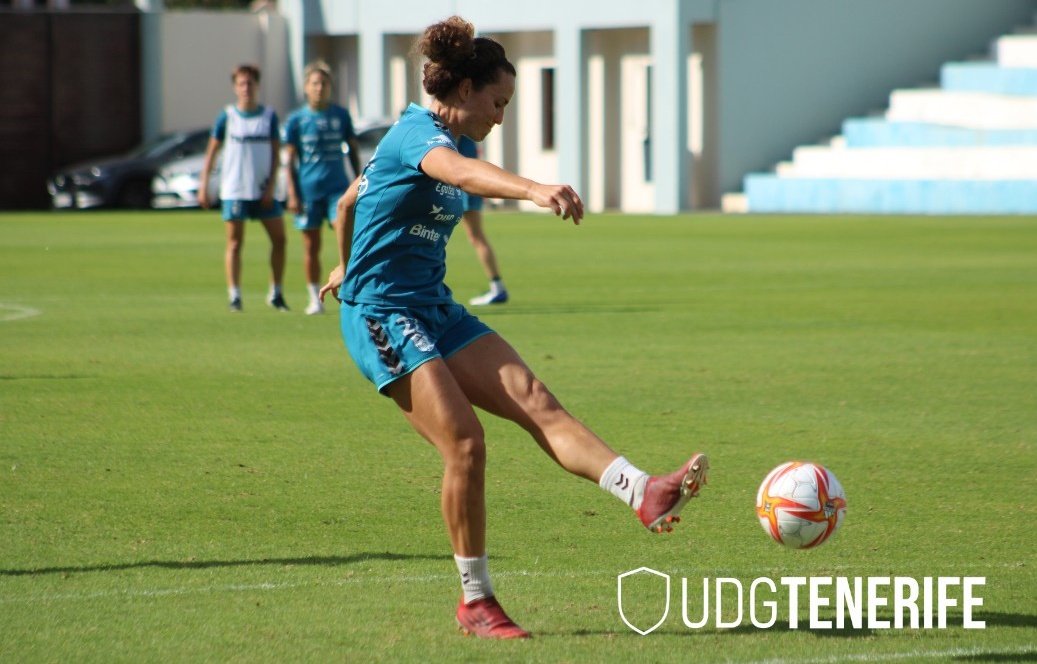 ⚽💙🤍 Tic, tac...¡Última sesión! #Vamosguerreras ✊🙌

⚒️ <a href="/SevillaFC_Fem/">Sevilla FC Femenino</a> ⚒️

#UDGTenerife #Crecemosjuntas