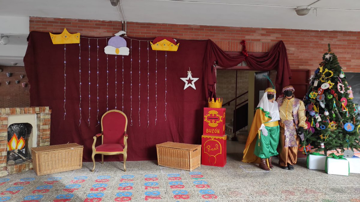 Hoy tenemos la visita de una paje Real y una beduina mandadas directamente por los Reyes Magos de Oriente para recoger las cartas de todos los niños y niñas del cole. ¡Estamos todos/as muy ilusionados/as! 🎄🎁🎄
#ceipricocejudo
#ampaladarsena
#reyesmagosdeoriente