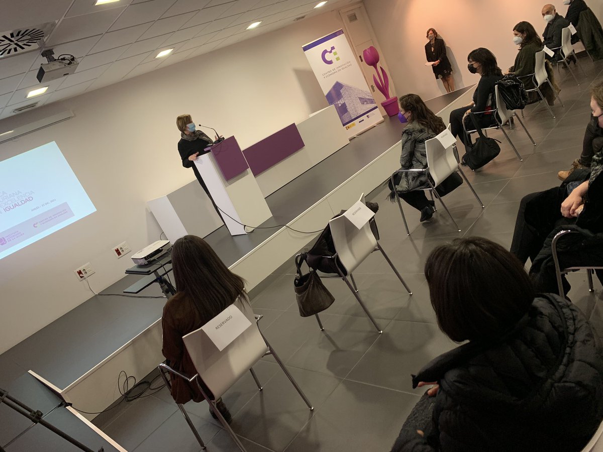 CIE_IGUALDAD's tweet photo. Comienza el acto de entrega de la Marca Asturiana de Excelencia en Igualdad. La alcaldesa de @AytoAviles, Mariví Monteserín, destaca la importancia de “la igualdad como valor fundamental de las relaciones productivas”

@DGIAMujer #marcadeexcelenciaenigualdad https://t.co/Ctmk4VeZ25