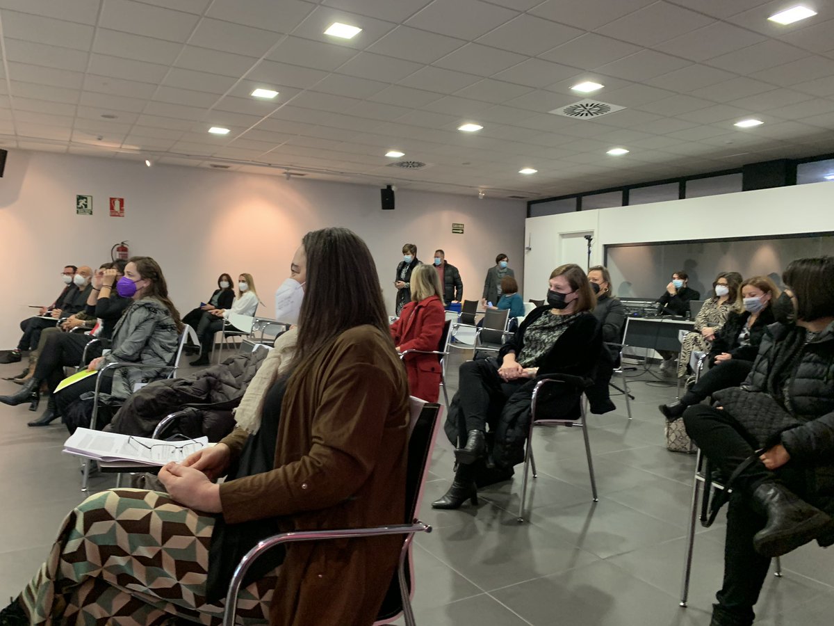 CIE_IGUALDAD's tweet photo. Comienza el acto de entrega de la Marca Asturiana de Excelencia en Igualdad. La alcaldesa de @AytoAviles, Mariví Monteserín, destaca la importancia de “la igualdad como valor fundamental de las relaciones productivas”

@DGIAMujer #marcadeexcelenciaenigualdad https://t.co/Ctmk4VeZ25