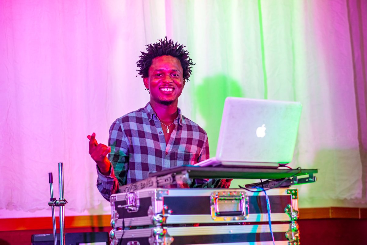 osharaofficial's tweet photo. #TenofMe launch #Highlights
@_djmountain
Original sound πlord,
THANK YOU for being a part of this success story!ππΎ
#TenofMe #GreenwaveRecords #Album #Oshara https://t.co/cyuWFicKmF