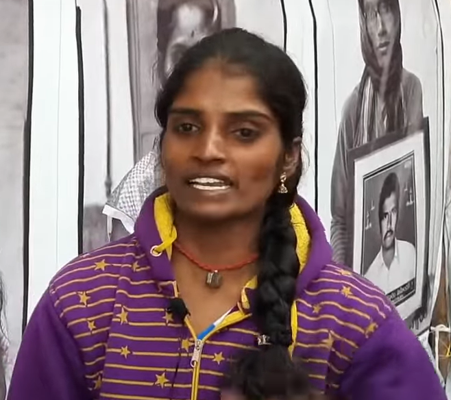 kiranvissa's tweet photo. D Mounika, Warangal dist. 
23 yr old when husband committed suicide in 2017
Mortgaged her house to pay debt
Working as farmer &amp; petrol bunk operator
2 children age 9 &amp; 4
@TelanganaCMO 
Pay her ex gratia under GO 194 immediately!
7000+ #TelanganaFarmerSuicides
@KTRTRS @umasudhir https://t.co/QZJqwubXza