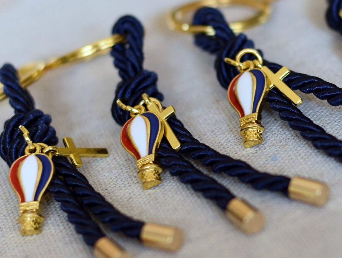 TrendyHandicraf's tweet photo. Excited to share the latest addition to my #etsy shop: 10 pcs, Hot air balloon baptism favors keychains martyrika for Boys and Girls, Christening Favors for Guests, https://t.co/9r0LDfpx0J #gold #firstcommunion #hotairballoon #baptismfavors #martyrikafavors #forboys #f https://t.co/BeDhs8dVuv