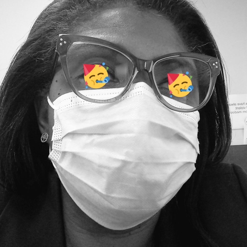 PrahCynthia's tweet photo. Wearing a mask 😷 is cool😎
How about #WearMaskChallenge this festive season @TwitterGhana?
@WHOGhana
#COVID19 is real. Stay safe! https://t.co/3uILUpJXHM