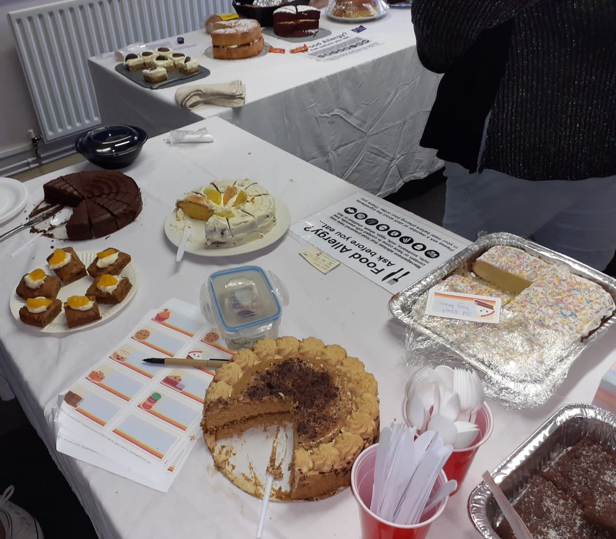 WATMOS_CH's tweet photo. ☕🍰Our residents at #Avenues estate have raised almost £200 for @macmillancancer at their Coffee and Cake event. 

Thank you to everyone who participated in this great #fundraising event to #BakeADifference and support people affected by #Cancer 💚

#Watmos #AvenuesTMO #Charity https://t.co/oeFOu2YKEK