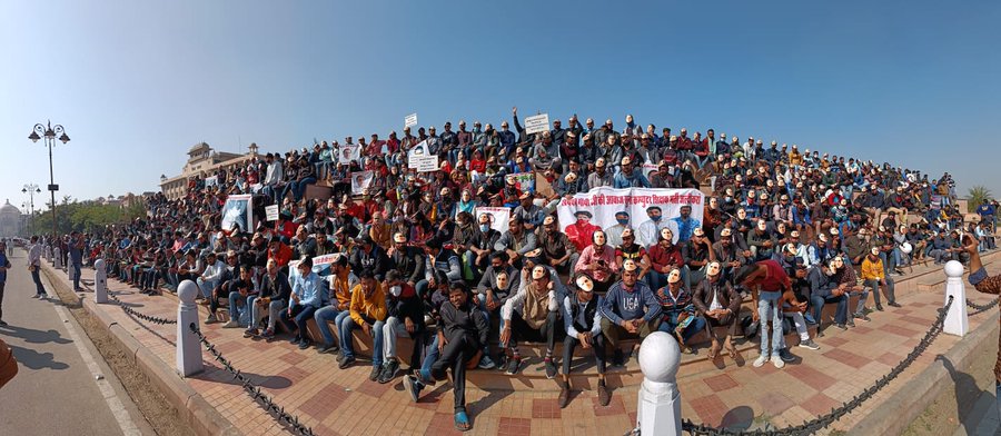Govtexamresult_'s tweet photo. @DrTnsharma @1stIndiaNews @zeerajasthan_ @sanjayyadavij आवाज दो हम एक हैं
 #कंप्यूटर_भर्ती_सत्याग्रह_जयपुर #कंप्यूटर_अनुदेशक_विज्ञप्ति_जारी_करो https://t.co/1LPe7DM12L