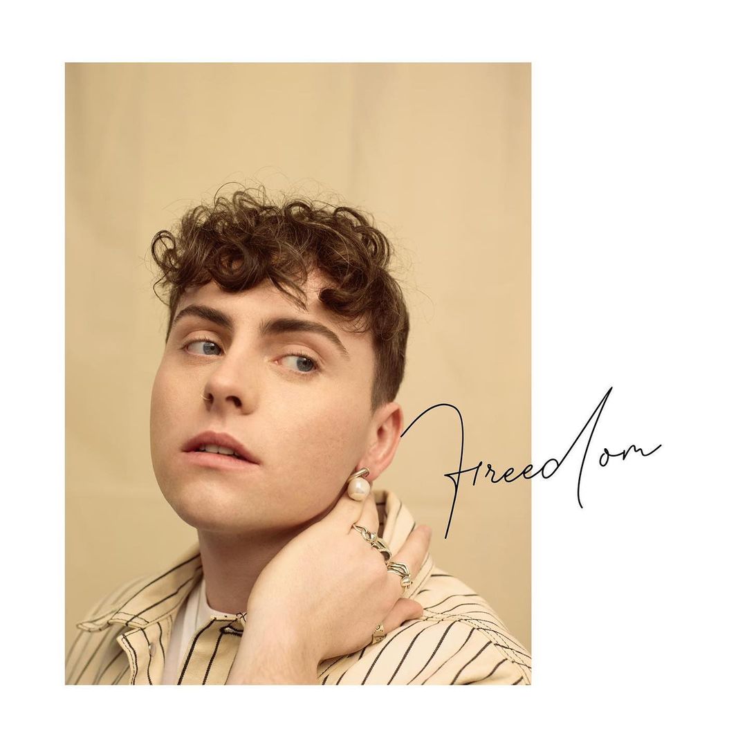 TomKingOfficial's tweet photo. 2021 was the year I released my debut EP 'Confessions of a Lonely Heart' 💖 thank you all for listening https://t.co/dFA1xViKqu