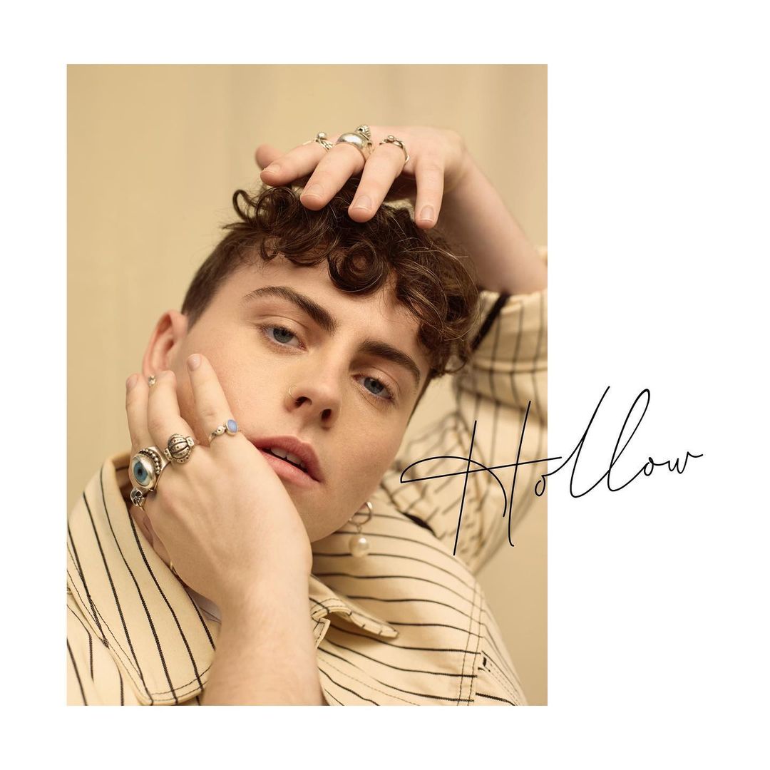 TomKingOfficial's tweet photo. 2021 was the year I released my debut EP 'Confessions of a Lonely Heart' 💖 thank you all for listening https://t.co/dFA1xViKqu