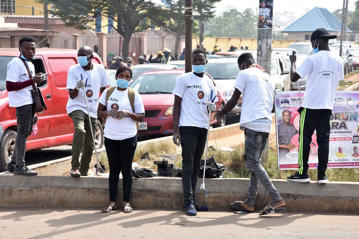 apejopomedia's tweet photo. Community development and services is a duty for all Yorùbás
#ImototoIleYoruba
#cleanupyorubaland
#committedtonationbuilding
#youthsleadershipstartstoday https://t.co/Bx2TaGoNzN