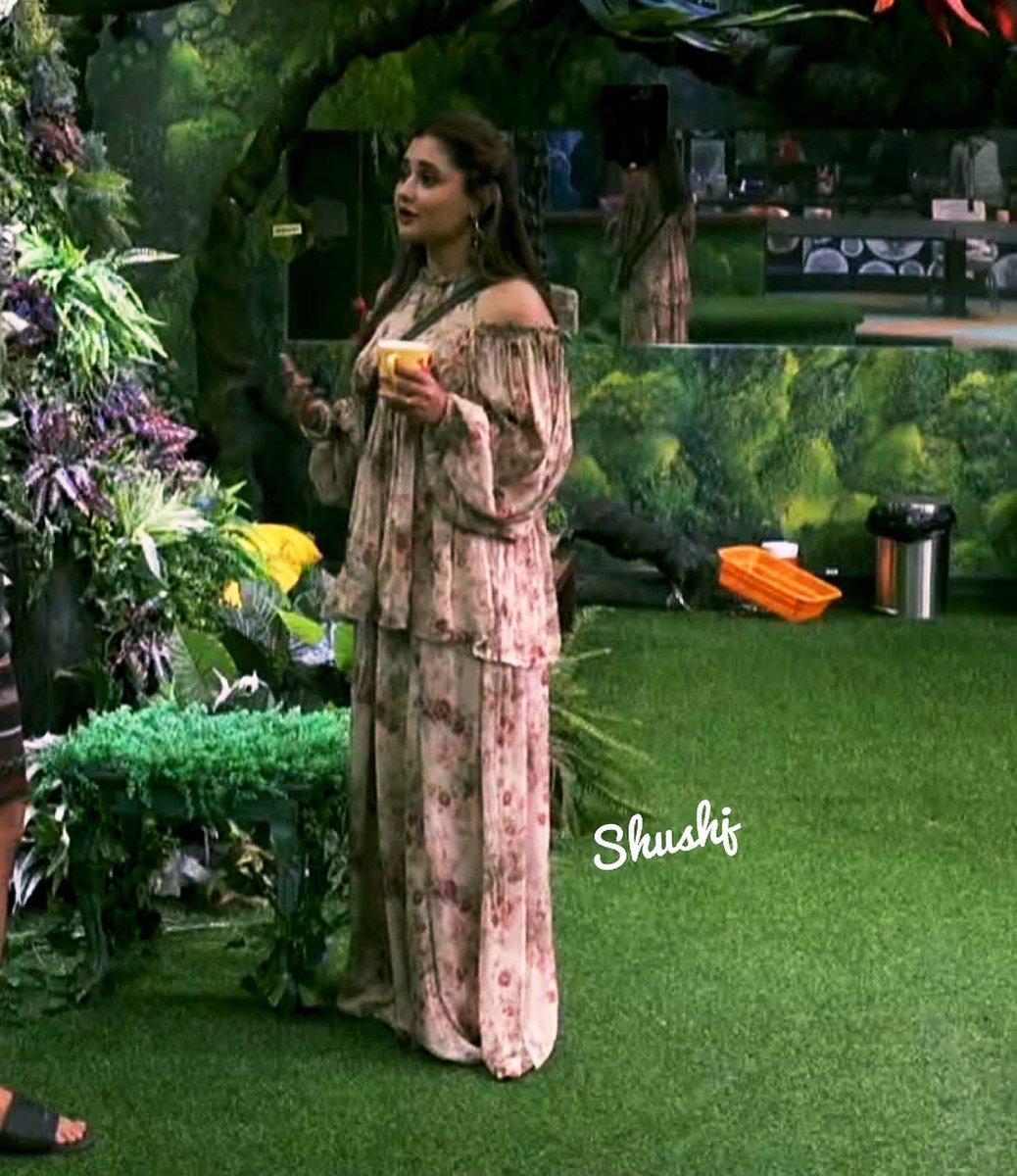 shushhmajaffer's tweet photo. Today's look of our precious cutie pie

cutie bunny is looking more cute

#RashamiDesai #BB15 #BiggBoss15 #RashamiIsTheBoss @TheRashamiDesai https://t.co/QabKLou8Ou