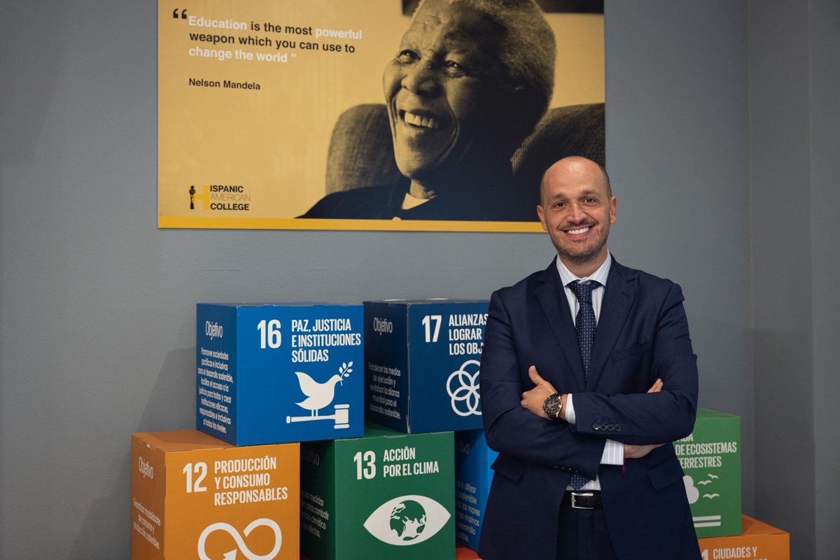 👏 Que esta Navidad sea motivo de muchas felicidades y el Año Nuevo una esperanza de éxito y prosperidad

¡El 2022 contamos contigo! 🤜 🤛

#AñoNuevo #Hispanicamericancollege #Posgrado #Curso #LSE #formación #londonschool #Navidades #navidad2021