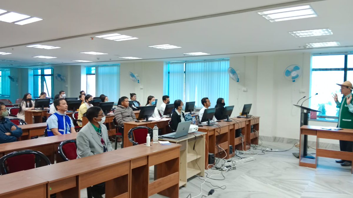 MyGovArunachal's tweet photo. Following the observance of #GoodGovernanceWeek,  D/o Administrative Reforms along with the D/o IT&amp;C and NIC, Arunachal Pradesh has started imparting trainings on eOffice, good governance as well as office procedures since yesterday at Itanagar.
#PrashasanGaonKiAur #AmritMahotsav https://t.co/1Zt0Zy47Qp