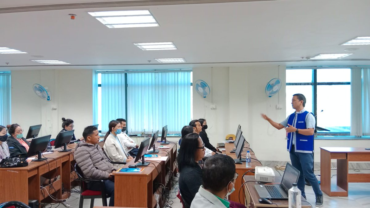 MyGovArunachal's tweet photo. Following the observance of #GoodGovernanceWeek,  D/o Administrative Reforms along with the D/o IT&amp;C and NIC, Arunachal Pradesh has started imparting trainings on eOffice, good governance as well as office procedures since yesterday at Itanagar.
#PrashasanGaonKiAur #AmritMahotsav https://t.co/1Zt0Zy47Qp