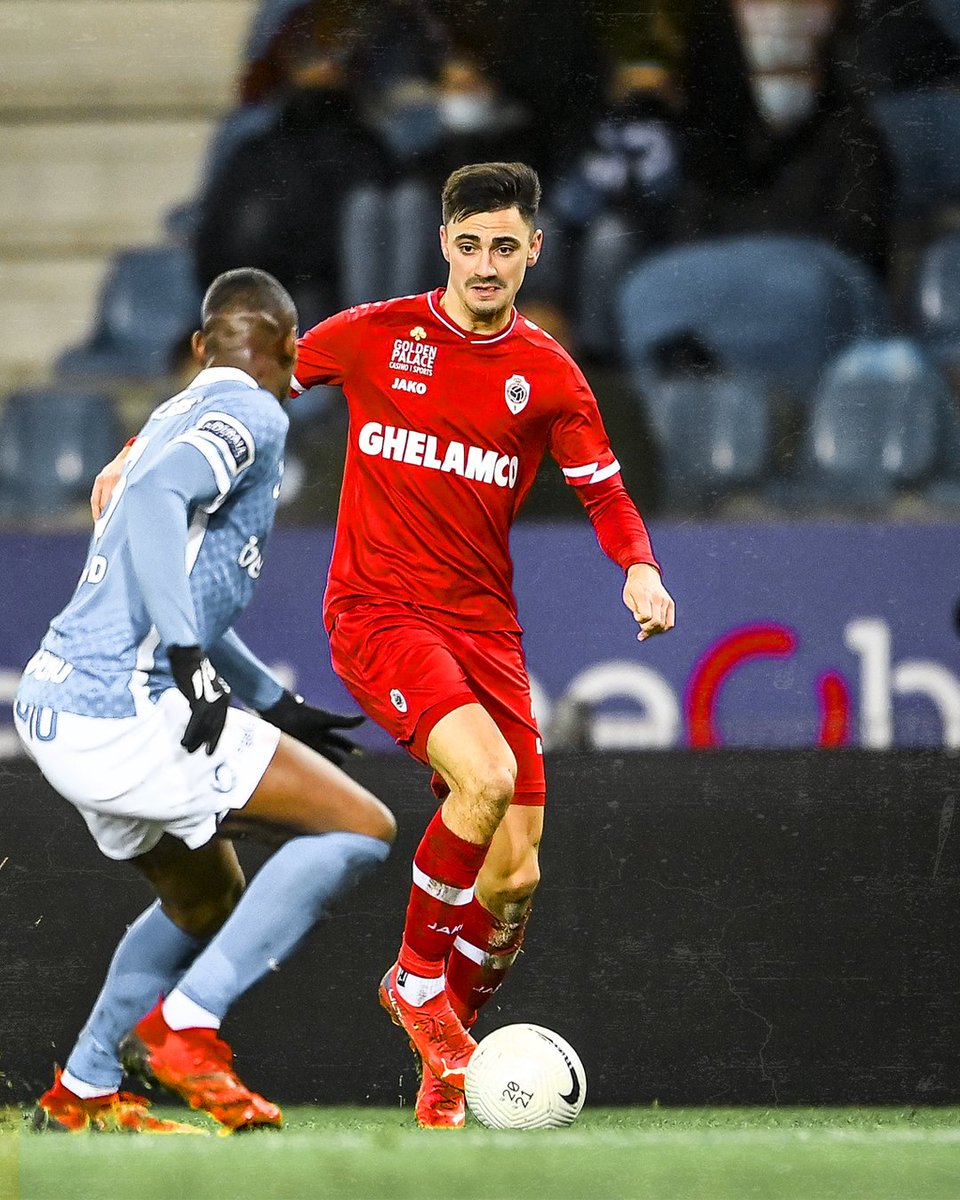 Jelle Bataille werkte afgelopen weekend zijn 1⃣0⃣0⃣ste wedstrijd in de Jupiler Pro League af! 👏🔴⚪
#RAFC #OneRedFamily