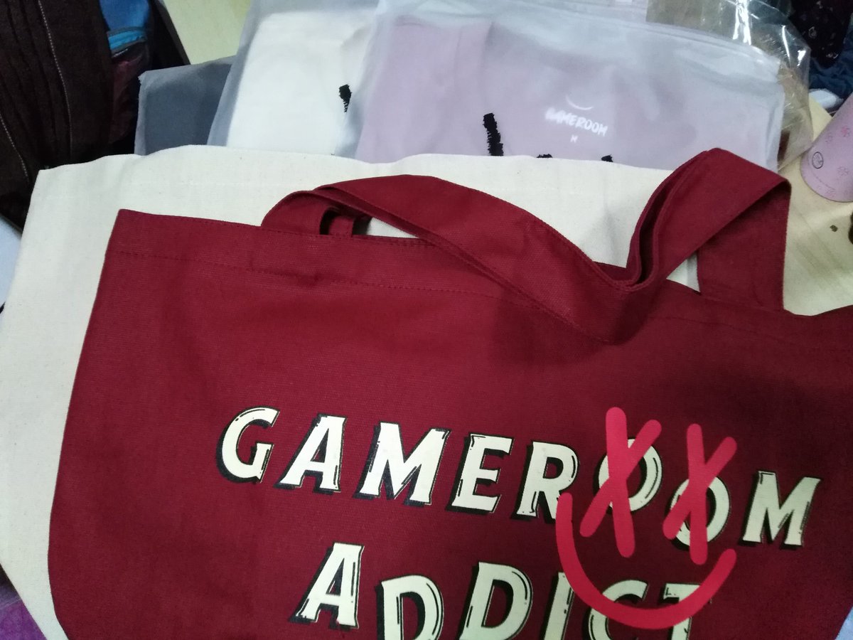 GogutoKaka's tweet photo. มาแน้วววววววว เป๋า 2 เสื้อ 3 อิอิ จองมันต้องมี
#บาสเด็กอ้วนที่แท้จริง
#gameroomrabbit https://t.co/dgEoawZPQW