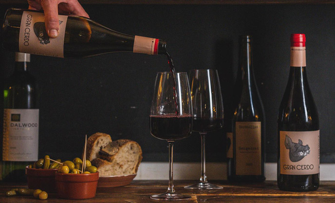 Uniquehideaways's tweet photo. New Blog! 'The best places to eat in Dorset'. There are amazing eateries to choose from in Dorset, serving delicious food made with locally sourced ingredients. Here are some of our favourites...
@StationKitchen @Summer_Lodge 

Read the blog:
https://t.co/WsF3yFAKXm https://t.co/Af7dnJWiCv