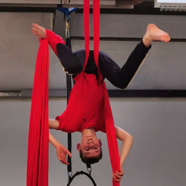 CircusCentral's tweet photo. We’re doing what we do best.. getting your kids upside down and flying through the air! Thanks to @Streetgames and the Holiday Activity Fund
#Aerial #BestWinterEver #Streetgames #Newcastle #NewcastleUponTyne #HolidayFun #FightHolidayHunger #Circus #CircusForEveryone https://t.co/ym1EiZ4ZcE