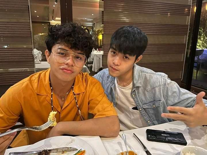 My EliKoy heart…is beating fast 💙💛 yiiee
