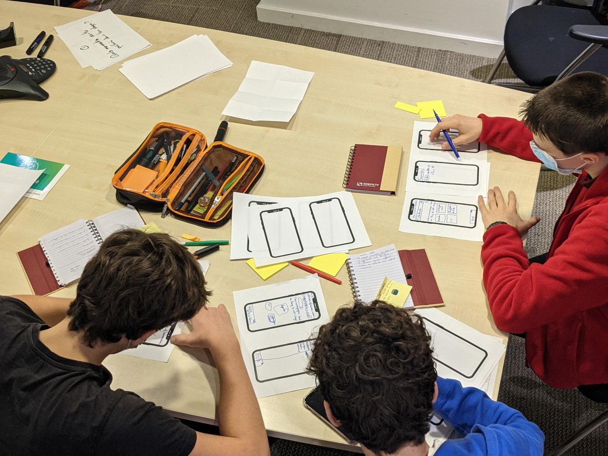 sopraHR's tweet photo. Les solutions #SopraHR4YOU challengées par la génération Z !

🚀 Nous avons eu le plaisir d'accueillir des stagiaires de collèges : découverte de nos métiers et solutions, challenges autour de la #UX et #DesignThinking, immersion dans le #HRLab... 

Merci de leur créativité ! https://t.co/qzU3BN6bI0