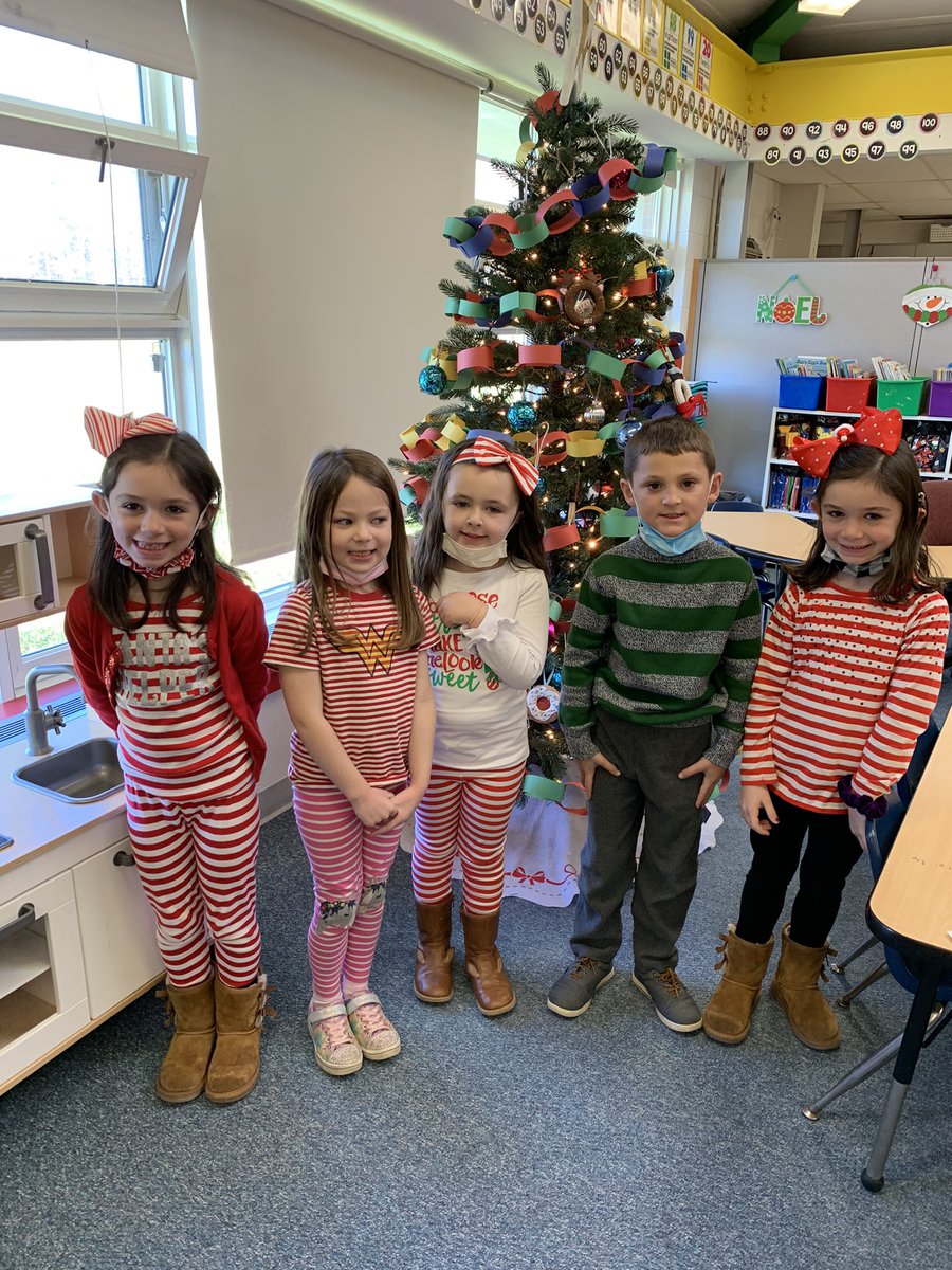 kimbergarten's tweet photo. Candy cane cuties!  It was a festive day in kindergarten! #happyclassrooms #wbwildcats https://t.co/VWg77o4exS